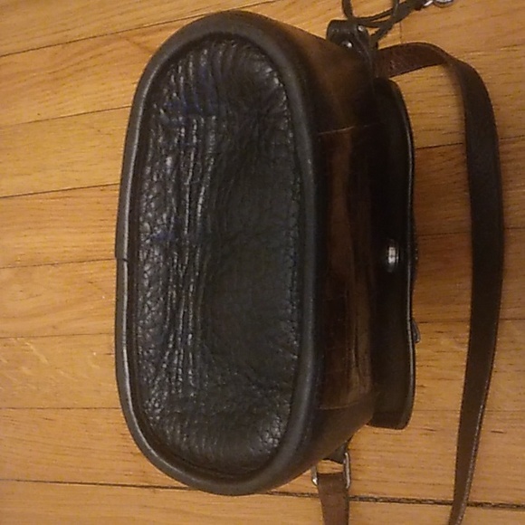 VTG Brighton Crossbody 9" x 8.5" x 3" Crocodile Embossed Black Brown - Picture 9 of 12